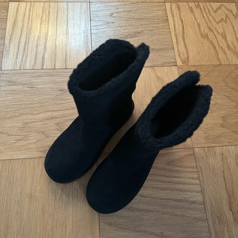 NWOT Koolaburra by UGG Women's Cozy Black Winter Boots